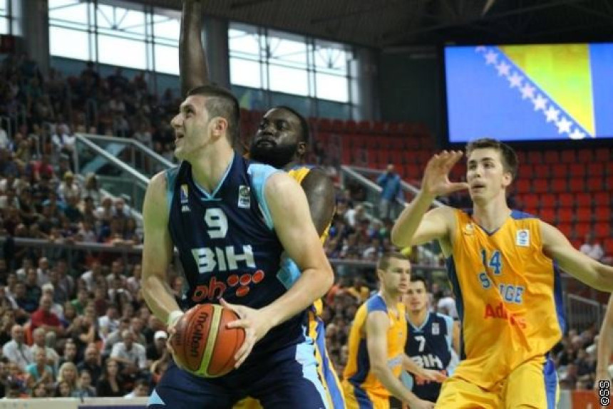 Ljut je i Nurkić: Kada valjam i zašto smetam?!