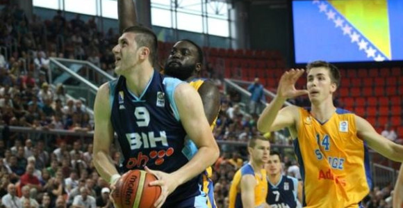 Ljut je i Nurkić: Kada valjam i zašto smetam?!