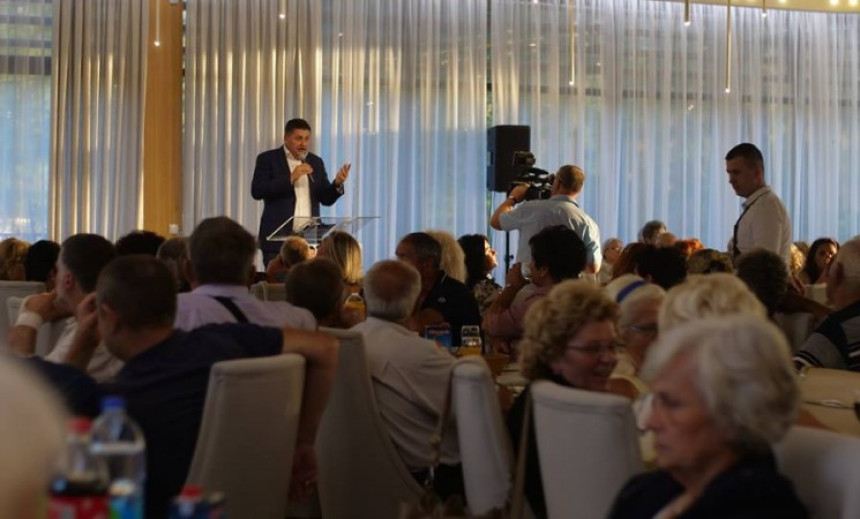 ДНС: Дружење са пензионерима