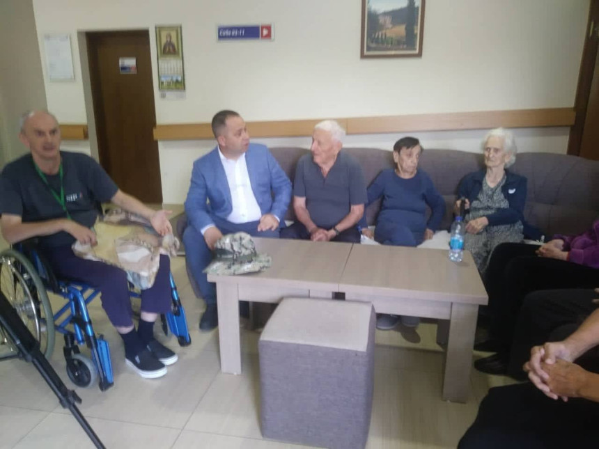 Ne zaboravimo na stare ljude