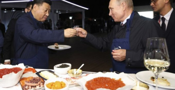 Putin i Si Đinping pržili palačinke