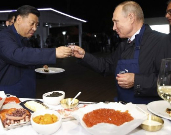 Путин и Си Ђинпинг пржили палачинке