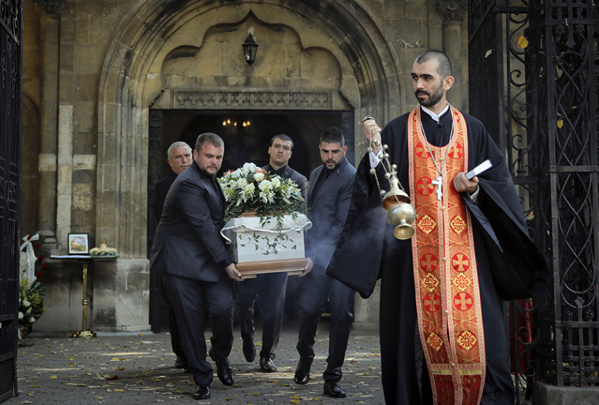 Црквом се проламали јецаји 