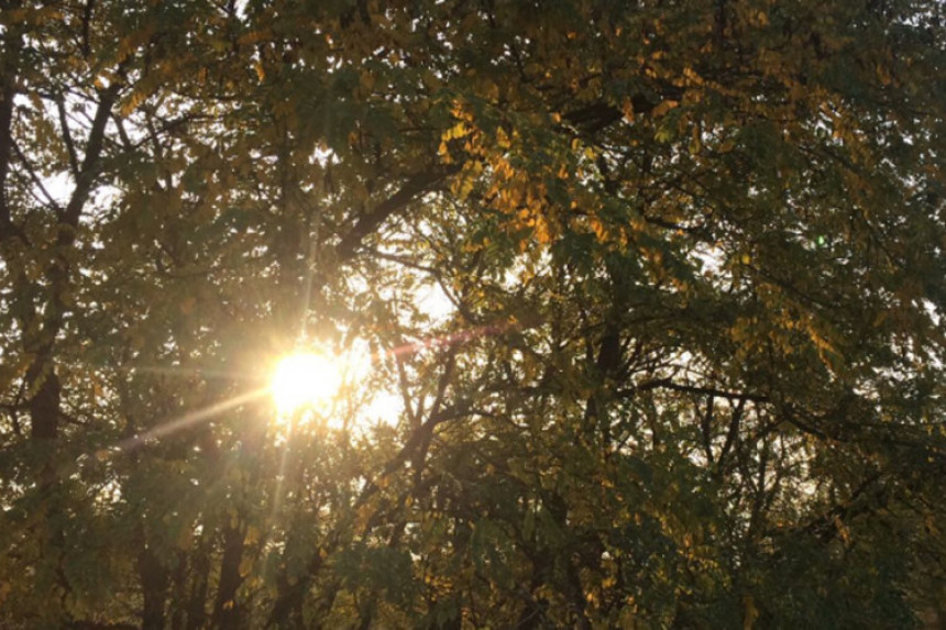 Ujutro maglovito, popodne sunčano