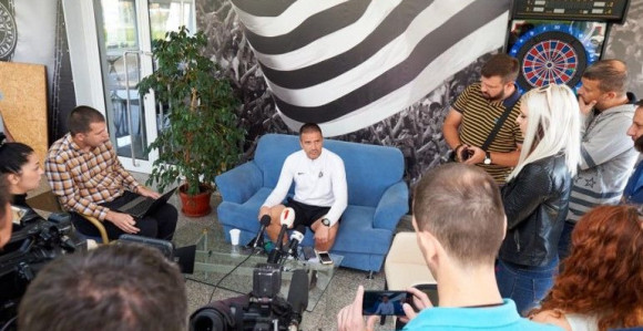 Bata Mirković pridružio prvom timu petoricu tinejdžera!