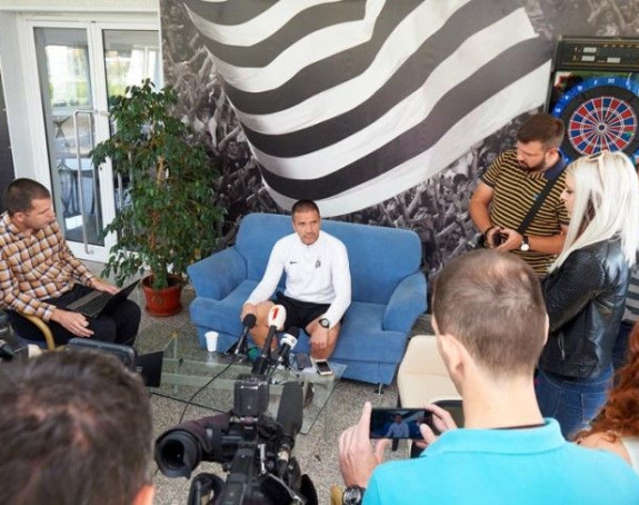 Bata Mirković pridružio prvom timu petoricu tinejdžera!