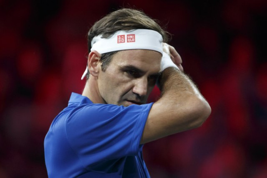 Federer prenio frustracije na pres konferenciju...