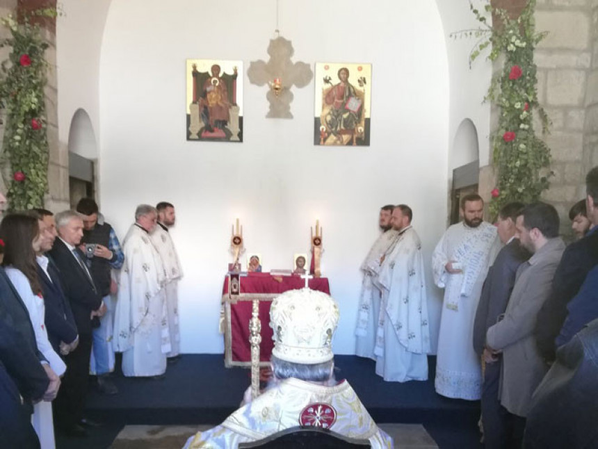 Освештана капела Видовданских хероја на Кошеву