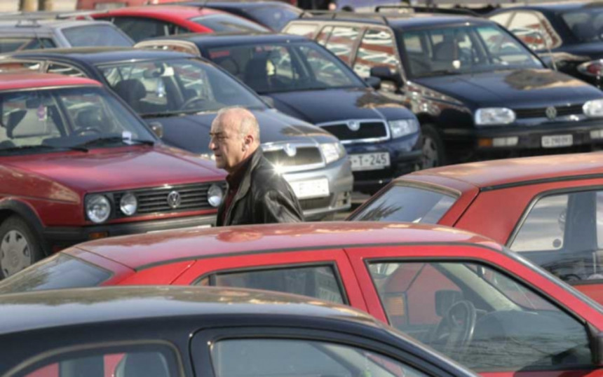 Бијељина: Муке возача због паркинга