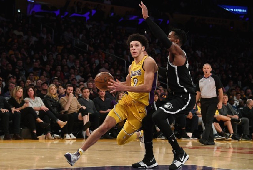 NBA: Lonzo Bol za istoriju - pretekao Lebrona za pet dana!