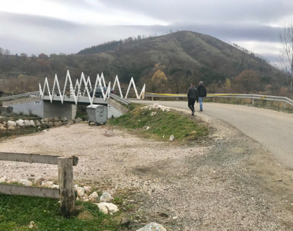 Golfom u Spreču, nestalo 2 mladih 