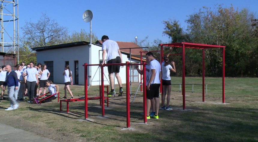 Učenici napravili teretanu na otvorenom