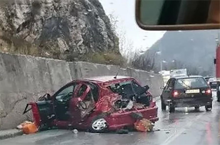 Saobraćajna nesreća, tri osobe povrijeđene