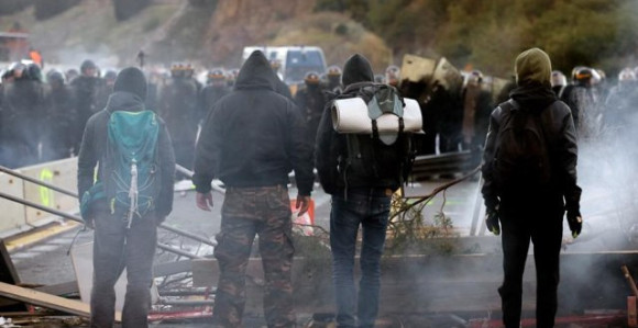 Demonstranti blokirali prelaz na granici