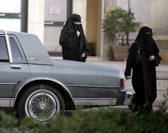 Жене у Арабији први пут на изборима
