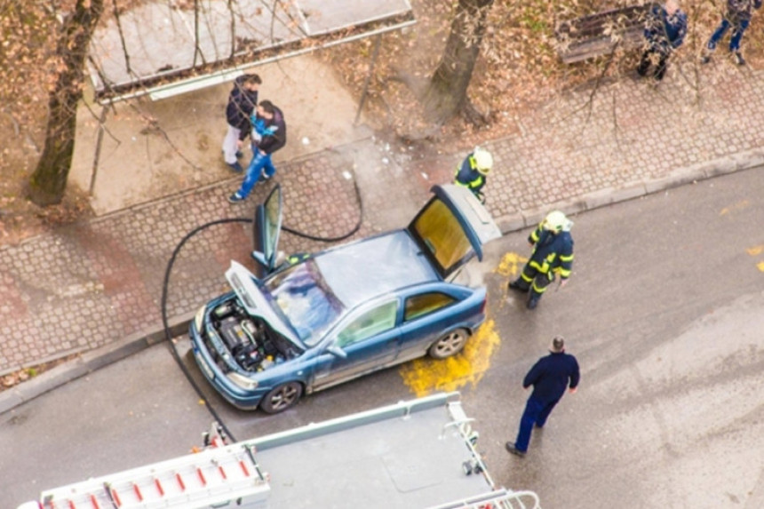 Zapalio se "opel" u centru Banjaluke