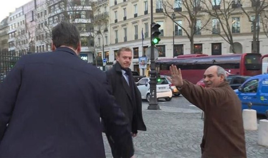 Blokirao put da pozdravi Vučića!