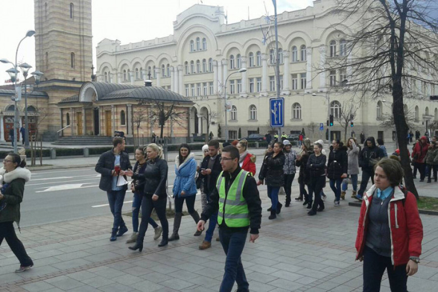 Протестна шетња незапослених мајки