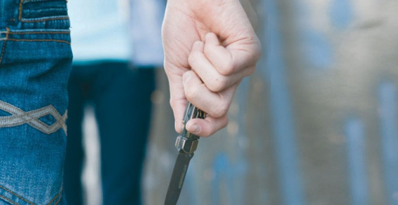 Sanski Most: Učenicu nožem napao u školi?