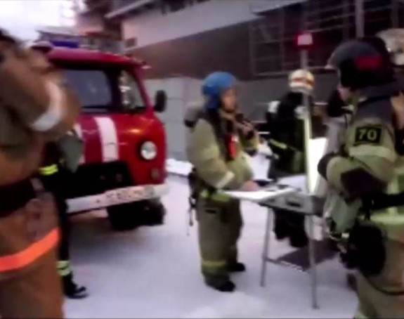 U požaru na nosaču aviona poginula jedna osoba