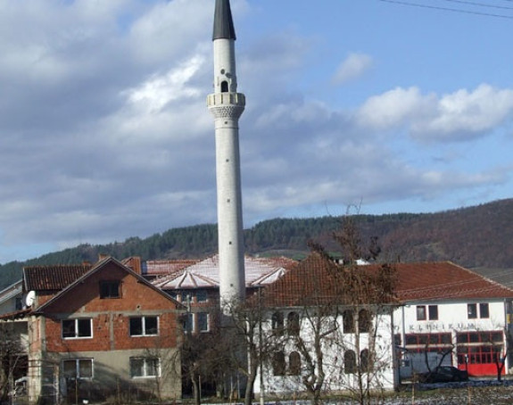 Potukli se u džamiji zbog malih plata 