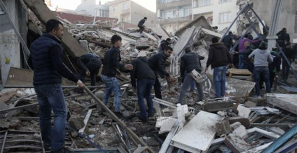 Srušila se zgrada, ima mrtvih