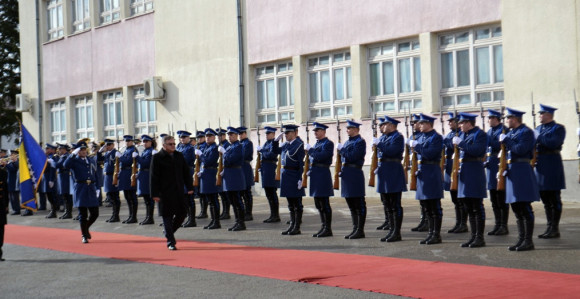 "Ako idu na mezarje, mogu i na paradu"