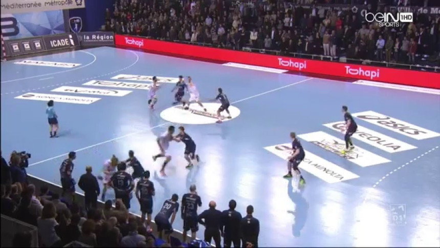 Видео: И у рукомету може с пола терена за побједу!