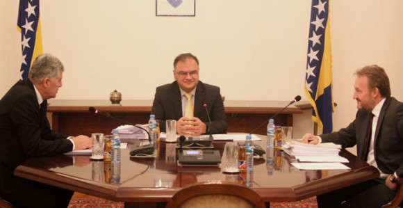 Može li se revizija tužbe zaustaviti?