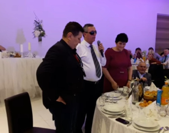 "Prijatelju Alija hvala ti na poklonu"