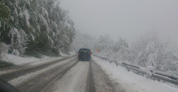 Saobraćaj usporen zbog snijega 