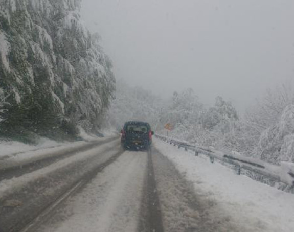 Saobraćaj usporen zbog snijega 