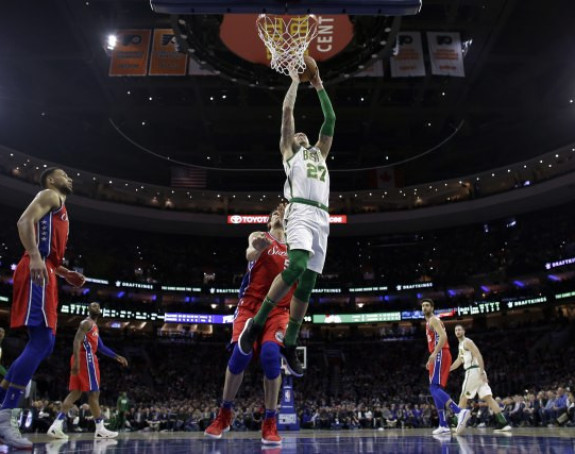 Bobiju deset minuta, Fila izgubila od Bostona!