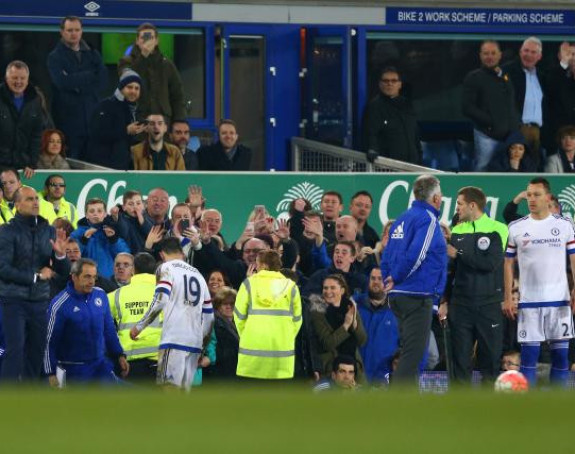 Видео - Хидинк: Можда погледам с Костом ''Ангер манагмент''!