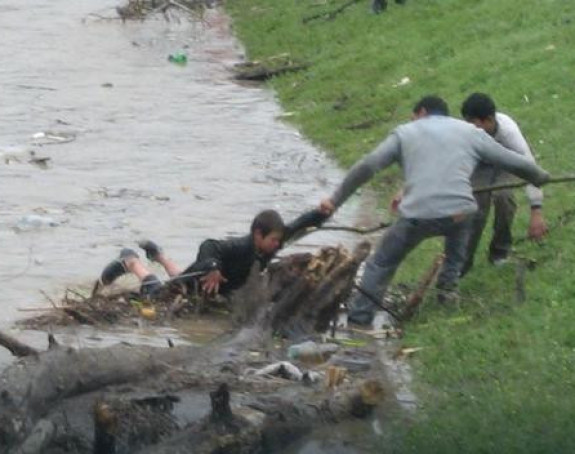 Poplave iznjedrile još jednog heroja