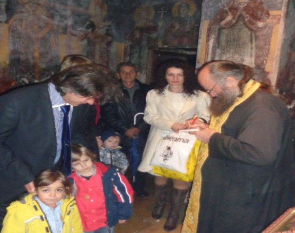 Sve više krštenja u manastiru Tronoša