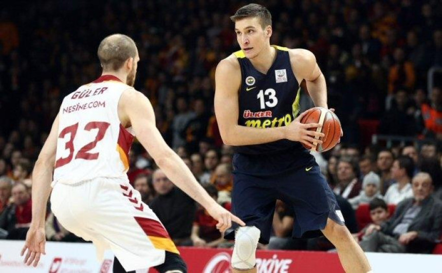 Bogdanović i Dikson donijeli pobjedu Feneru u derbiju protiv Galate!