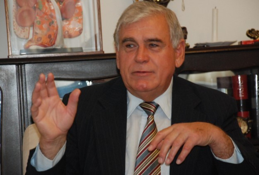 Ranjen Azem Vlasi u Prištini