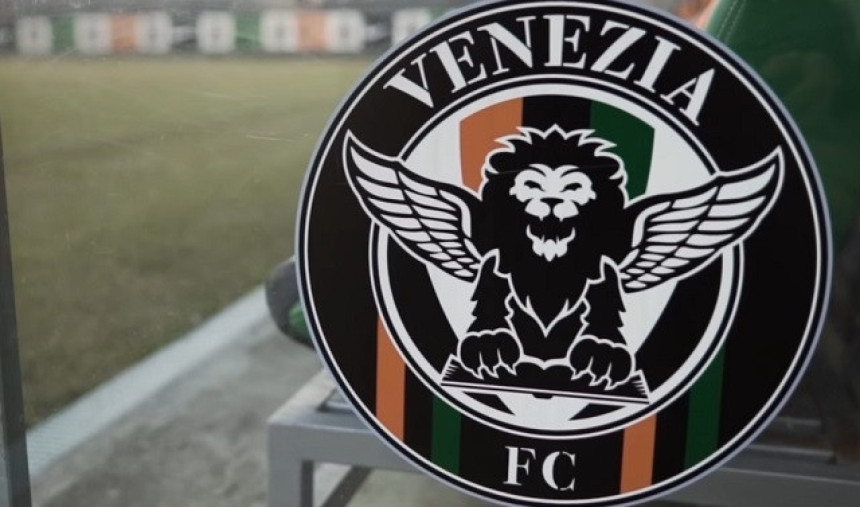 Priča - video: Kukavice uvijek završe zadnjicom u kanalu...!