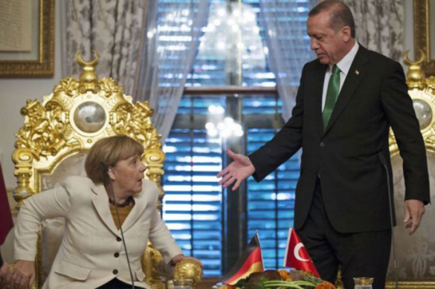 Ердоган: Меркелова подржава терористе!