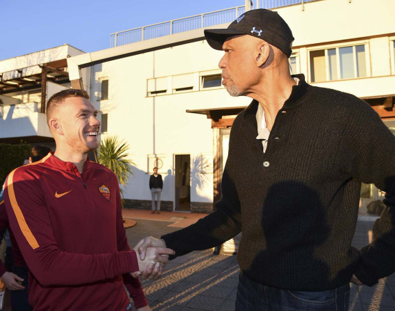 Džeko u društvu najboljeg strijelca NBA lige!