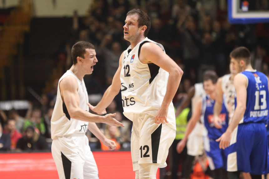 "Deža vi" - Partizan na (radnom) odmoru...
