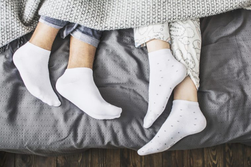 Kako spavanje u čarapamu utiče na zdravlje?