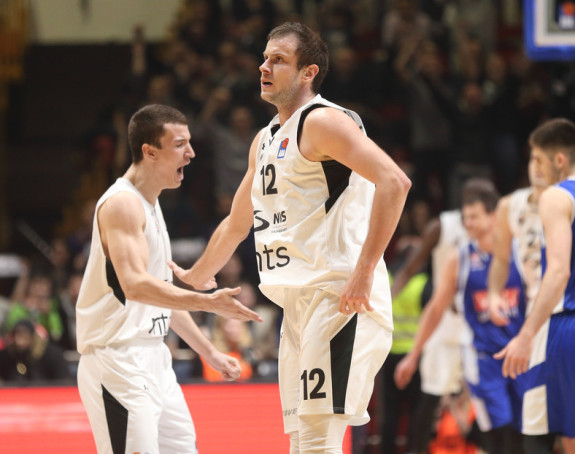 "Deža vi" - Partizan na (radnom) odmoru...