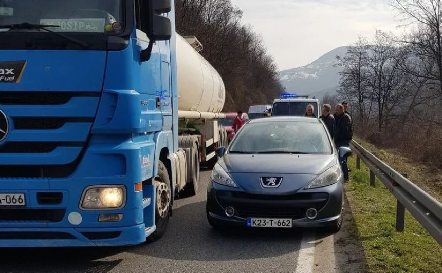 Нервоза: Физички обрачун возача