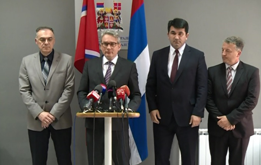 SDS poručuje: Ovako više ne može!