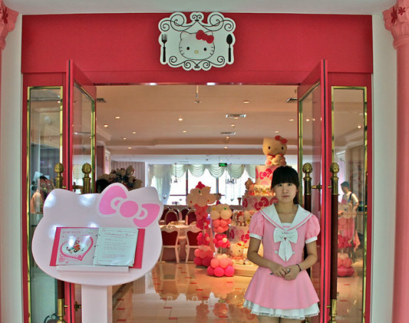 Otvoren "Hello Kitty" restoran u Šangaju