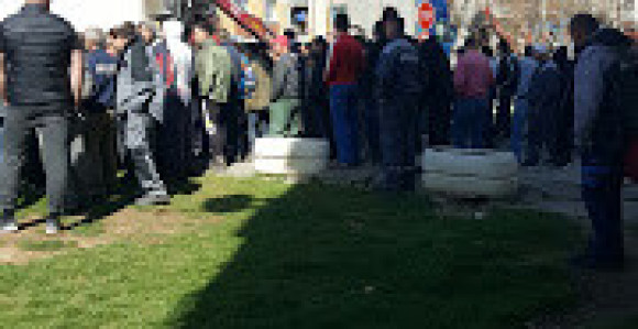 Drvoprerađivači blokirali "Šume"