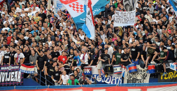 Video: Ko vodi Hajduk? "Banda jugoslAvenska"!