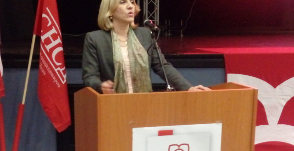 Premijerka uručila 100 članskih karata SNSD-a